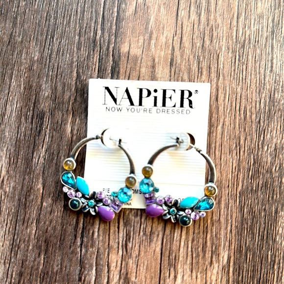 NAPIER Gorgeous Earrings - Picture 1 of 2
